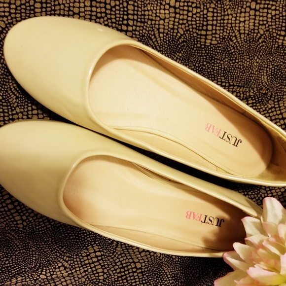 JustFab Shoes - JustFab🍾 CHAMPAGNE Shoes Step It Up